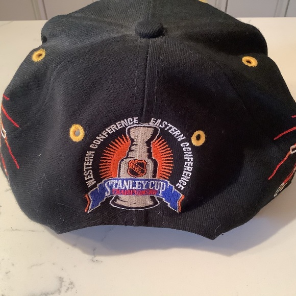 Vintage 1991-92 Pittsburgh Penguin Stanley Cup Champion Hat - Picture 3 of 4